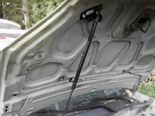 Упор капота Ford Fusion (2002-2012)