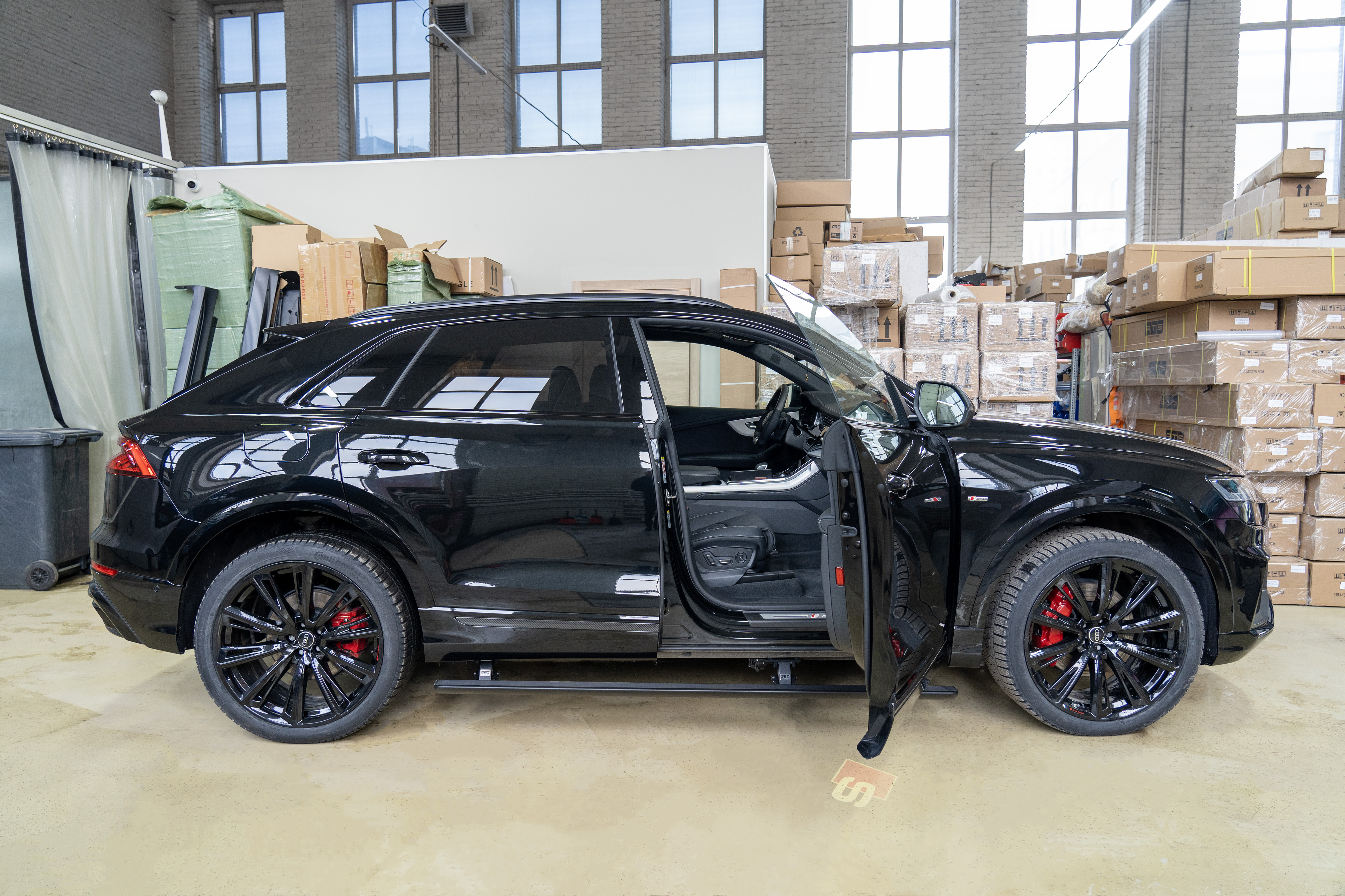 Электрические Пороги ATS для Audi Q8 (2018-2024)