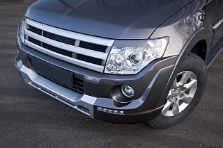Решетка Радиатора var №1 Mitsubishi Pajero IV 4 (2006-2015) БЕЗ СЕТКИ