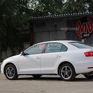 BLAKOUT EDITION. Пороги в стиле GLI Черный глянец VW Jetta VI (2010 - 2018) + УСТАНОВОЧНЫЙ КОМПЛЕКТ