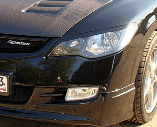 Крашеный комплект. Реснички на фары  узкие var№1 Honda Civic 4D (2006-2012) Цвет Черный B-92P + УСТАНОВОЧНЫЙ КОМПЛЕКТ