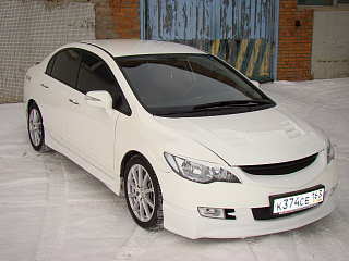 Крашеный комплект. Реснички на фары фигурные var№2 Honda Civic 4D 2006-2012 Цвет Белый NH-578+ УСТАНОВОЧНЫЙ КОМПЛЕКТ