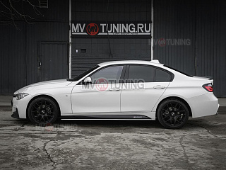 КОМПЛЕКТ НАКЛАДОК (ЛЕЗВИЙ) под пороги M-Perfomance BMW 3 F30/F31 (под покраску) + УСТАНОВОЧНЫЙ КОМПЛЕКТ