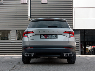 SILVER. Имитация насадок глушителя(выхлопа) крашенные для Skoda Karoq 2017 - 2021