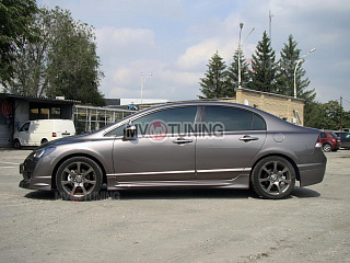 Пороги "Mugen Style" Honda Civic 4D (2006-2012) + УСТАНОВОЧНЫЙ КОМПЛЕКТ