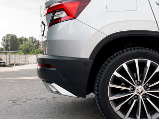 SILVER. Имитация насадок глушителя(выхлопа) крашенные для Skoda Karoq 2017 - 2021