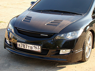 Решетка радиатора(СЕТКА В КОМПЛЕКТЕ) "Mugen Style" Honda Civic 4D (2006-2009) + УСТАНОВОЧНЫЙ КОМПЛЕКТ