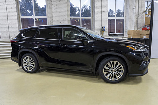 Электрические Пороги ATS для Toyota Highlander U70 (2019-2024)
