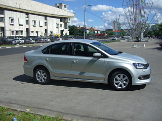 Пороги Volkswagen Polo Sedan (2010 - 2020) Текстурный Пластик + УСТАНОВОЧНЫЙ КОМПЛЕКТ