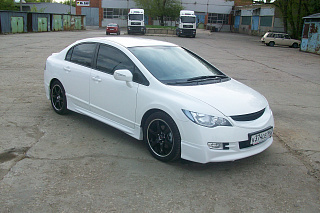 Реснички на фары фигурные var№2 Honda Civic 4D 2006-2012 + УСТАНОВОЧНЫЙ КОМПЛЕКТ