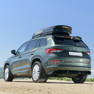 Диффузор заднего бампера под фаркоп для Skoda Kodiaq (2016-2024) крашенная в черную текстуру