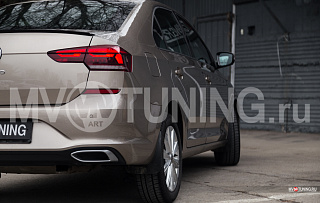 SILVER. Имитация насадок глушителя(выхлопа) крашенные для VW Polo Liftback 2020 - 2023