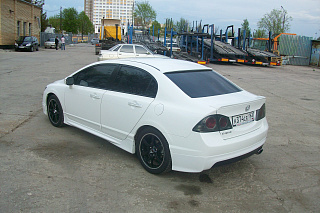 Пороги "Mugen Style" Honda Civic 4D (2006-2012) + УСТАНОВОЧНЫЙ КОМПЛЕКТ